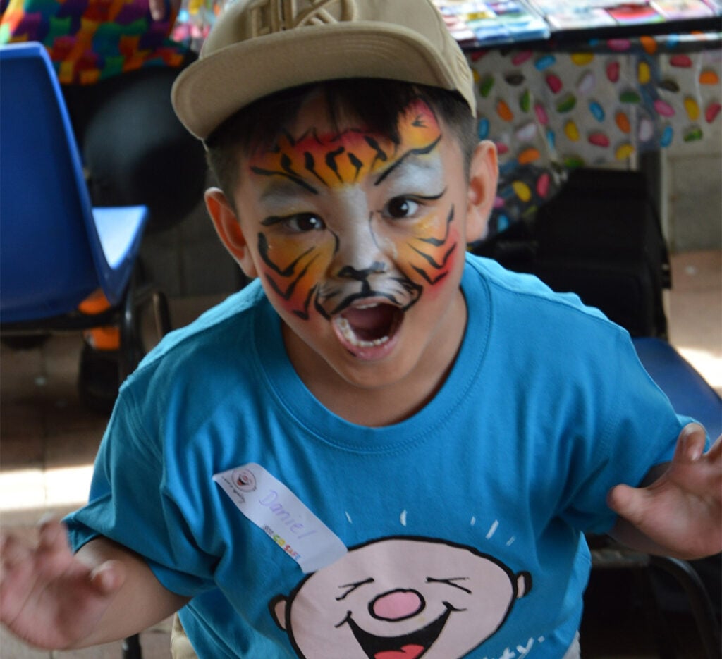 Child tiger face paint